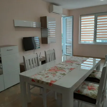 и мони холидейс Carevo