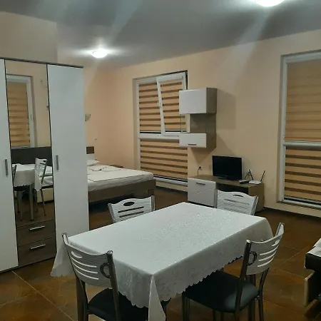 и мони холидейс Apartamento