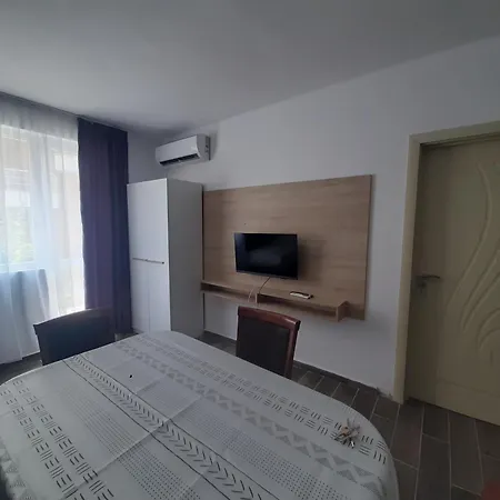 и мони холидейс * Carevo