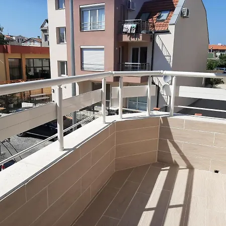 и мони холидейс Appartement