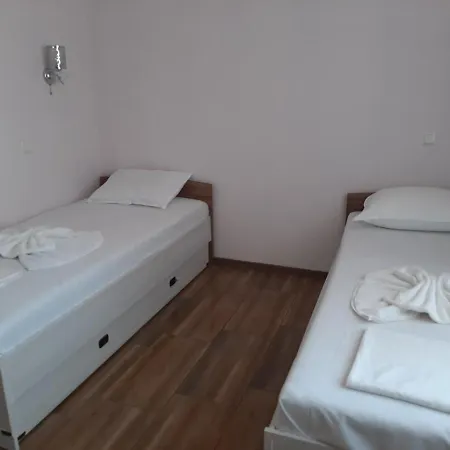 мони холидейс Apartman Carevo