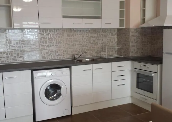 דירה и мони холидейс *