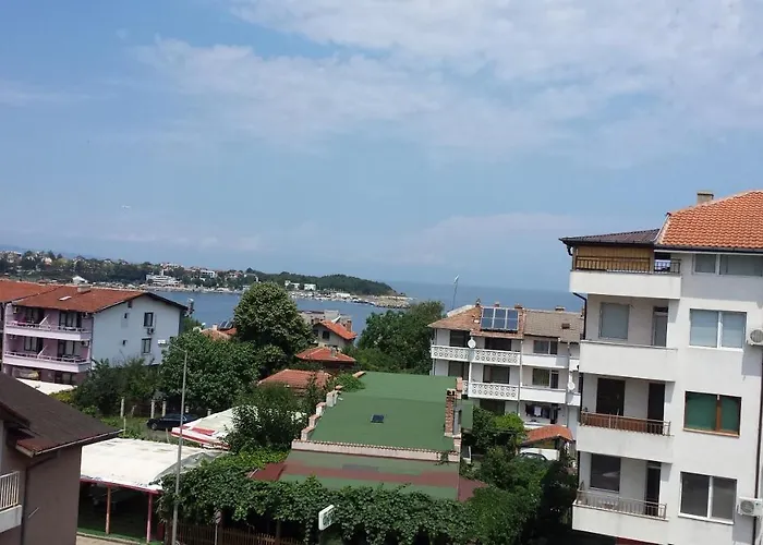 и мони холидейс * צרבו