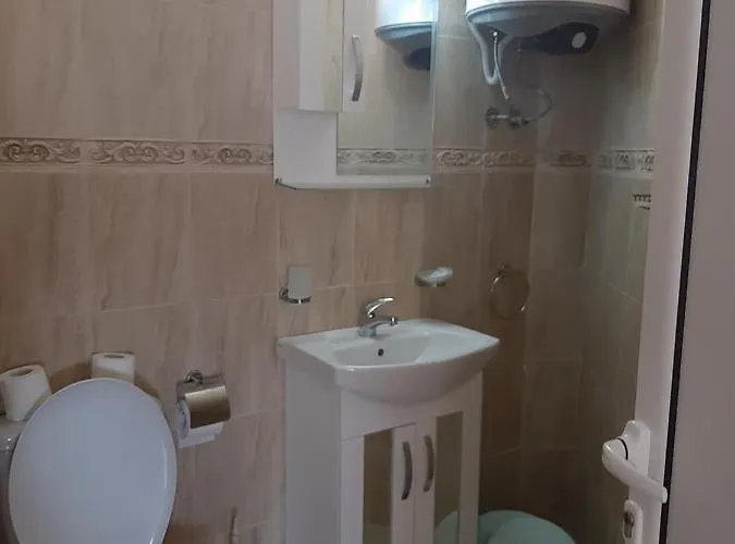 и мони холидейс דירה צרבו