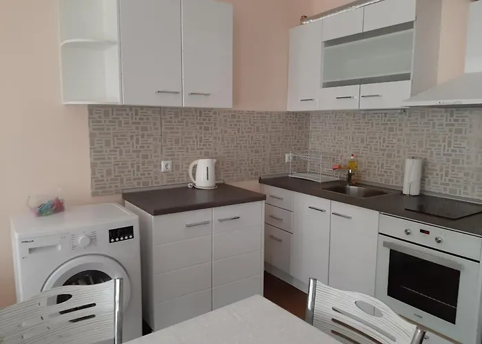 דירה и мони холидейс *