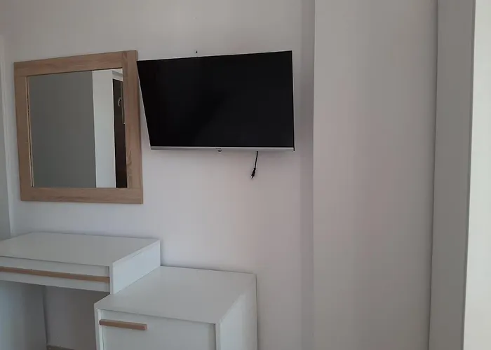 דירה и мони холидейс