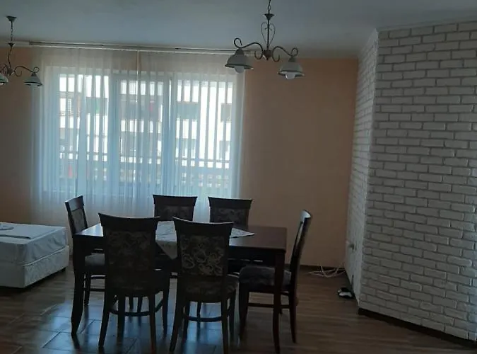 דירה и мони холидейс