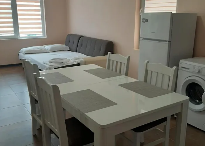 דירה и мони холидейс *