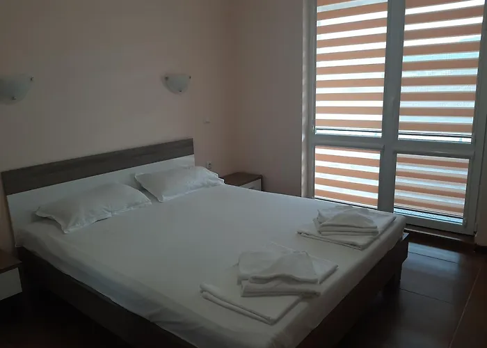 דירה и мони холидейс *