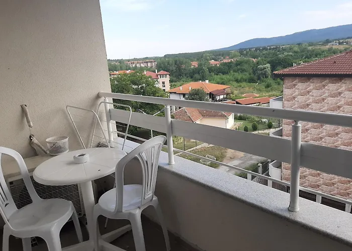 דירה и мони холидейс *