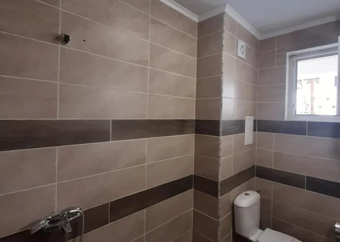 דירה и мони холидейс צרבו